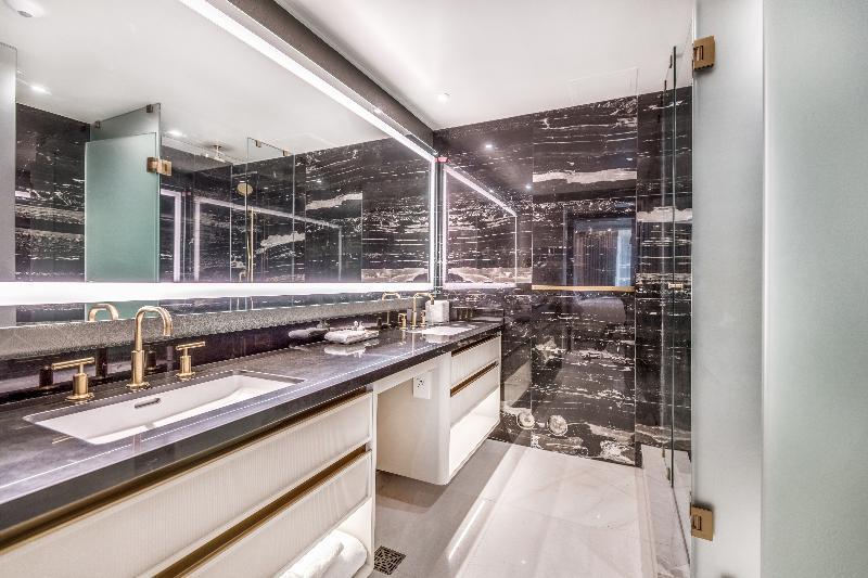 Azur Legacy Collection Vancouver