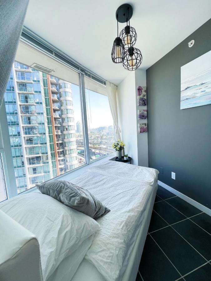 Downtown 4bd 2ba View Skytrain 2 Free Parking *