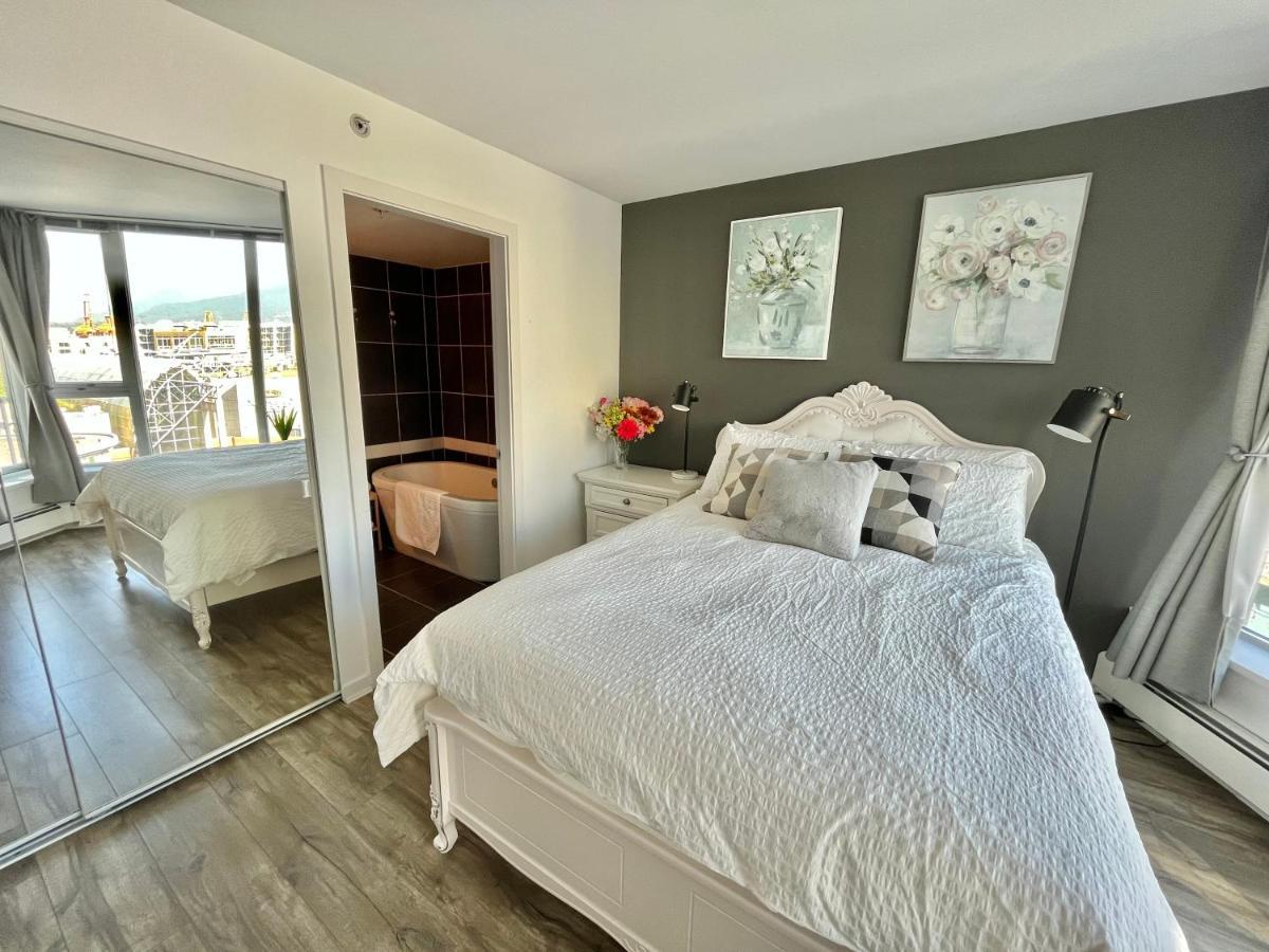 Downtown 4bd 2ba View Skytrain 2 Free Parking * Vancouver