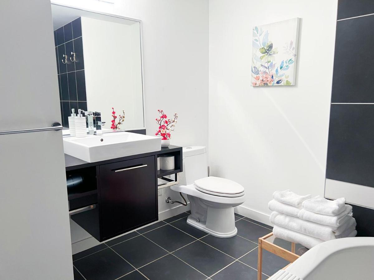 Downtown 4bd 2ba View Skytrain 2 Free Parking Vancouver