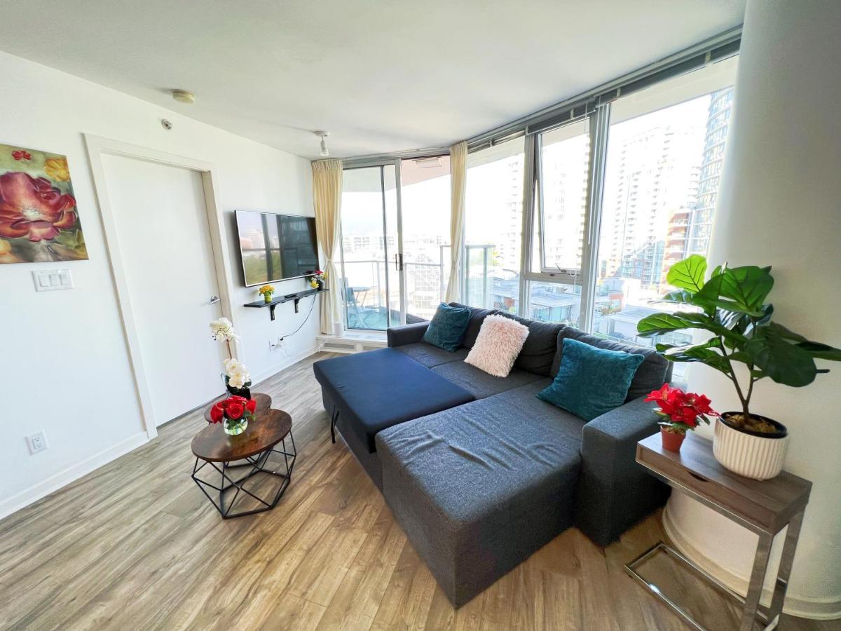 Downtown 4bd 2ba View Skytrain 2 Free Parking