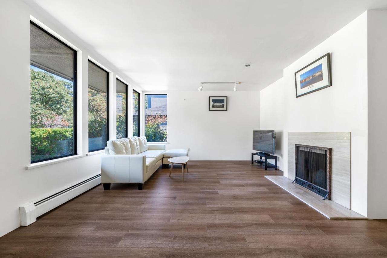 Sunny 1-bedroom Private In Charming Vancouver
