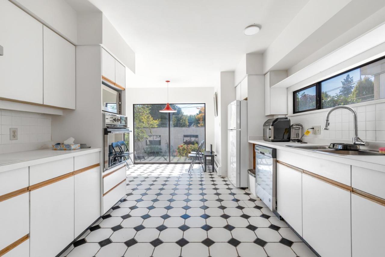 Privatunterkunft Sunny 1-bedroom Private In Charming *