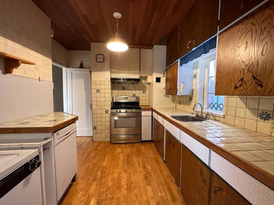 Character House In North Dunbar * Vancouver