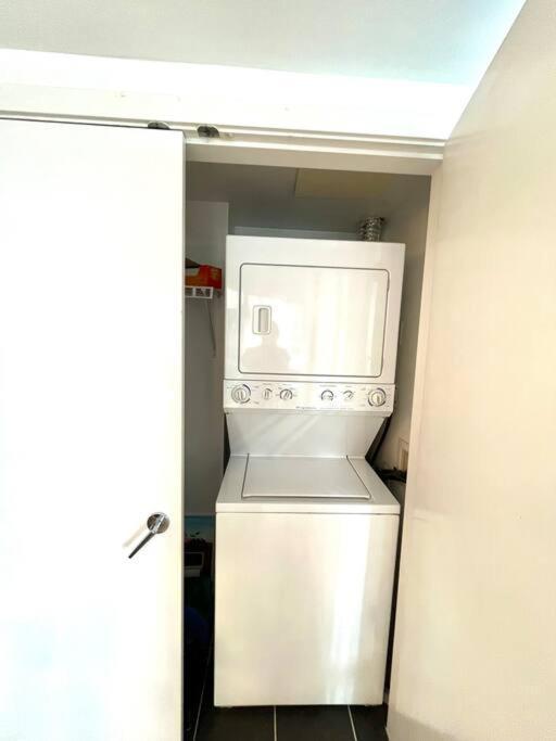 Downtown 4bd 2ba View Skytrain 2 Free Parking