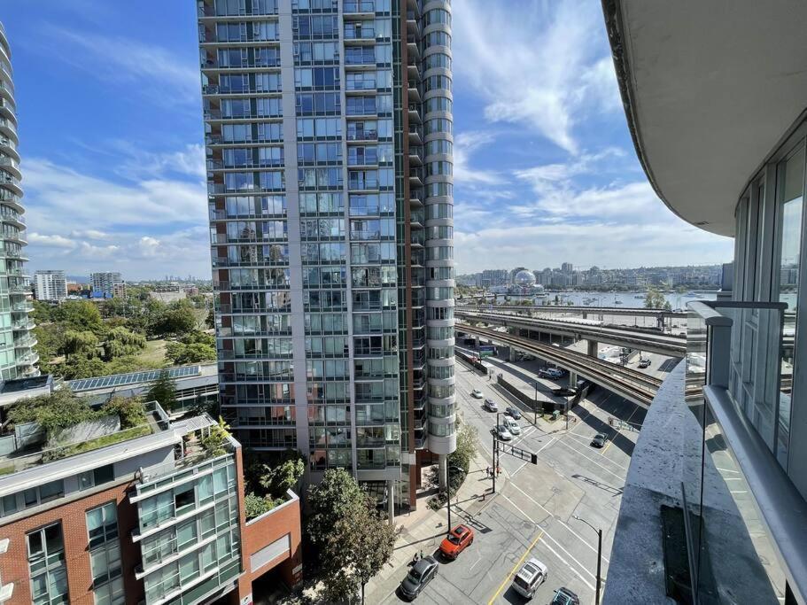 Downtown 4bd 2ba View Skytrain 2 Free Parking *
