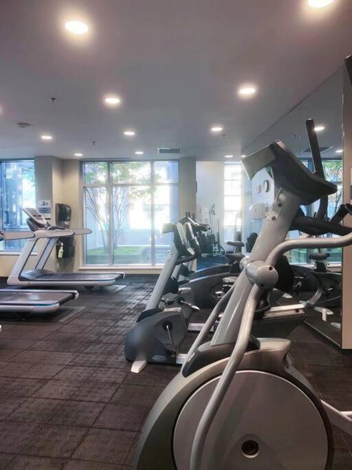 Downtown 4bd 2ba View Skytrain 2 Free Parking * Vancouver