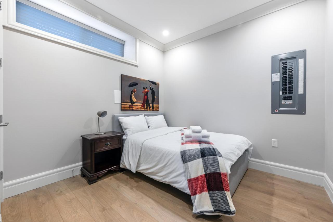 Haven: Luxurious Private Bedroom Near Attractions Guest house Vancouver