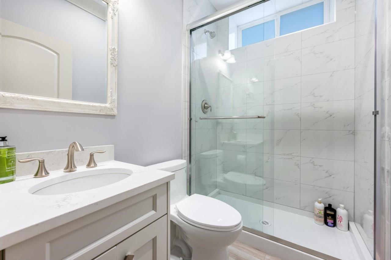 Guest house Haven: Luxurious Private Bedroom Near Attractions