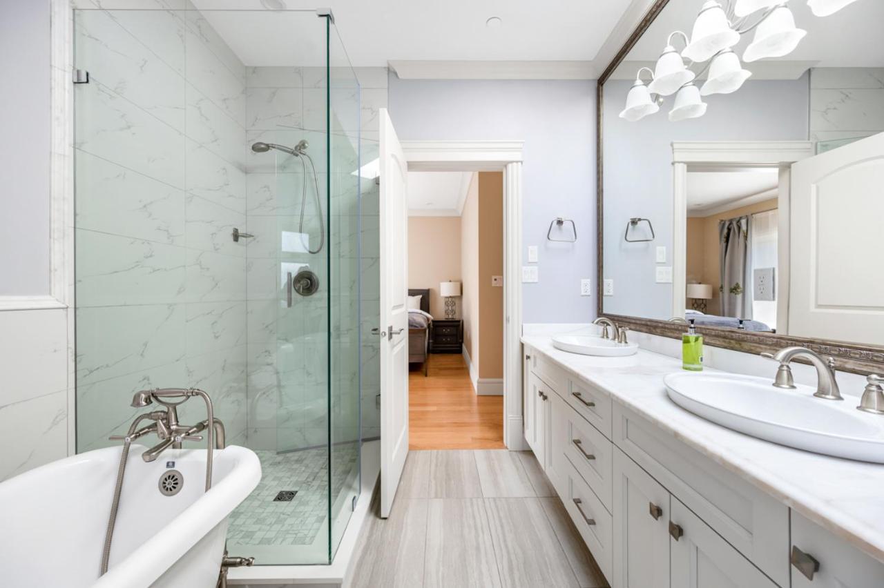 Guest house Haven: Luxurious Private Bedroom Near Attractions