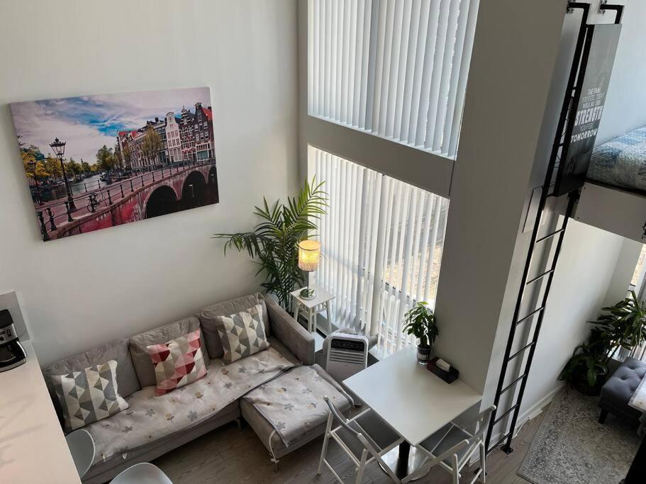 Stylish Romantic Loft In Central Apartment *