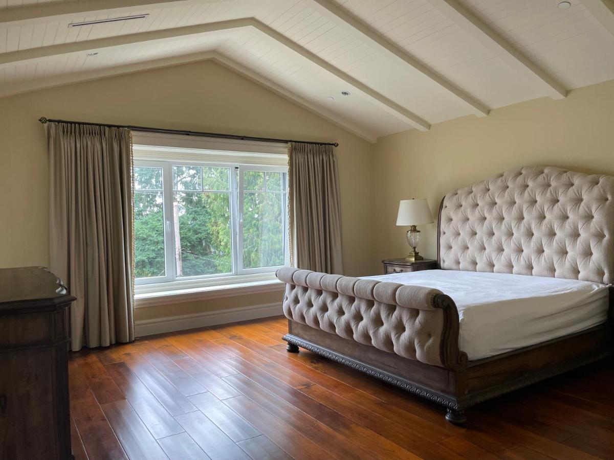 Homestay Spacious Cozy House In West Vancouver