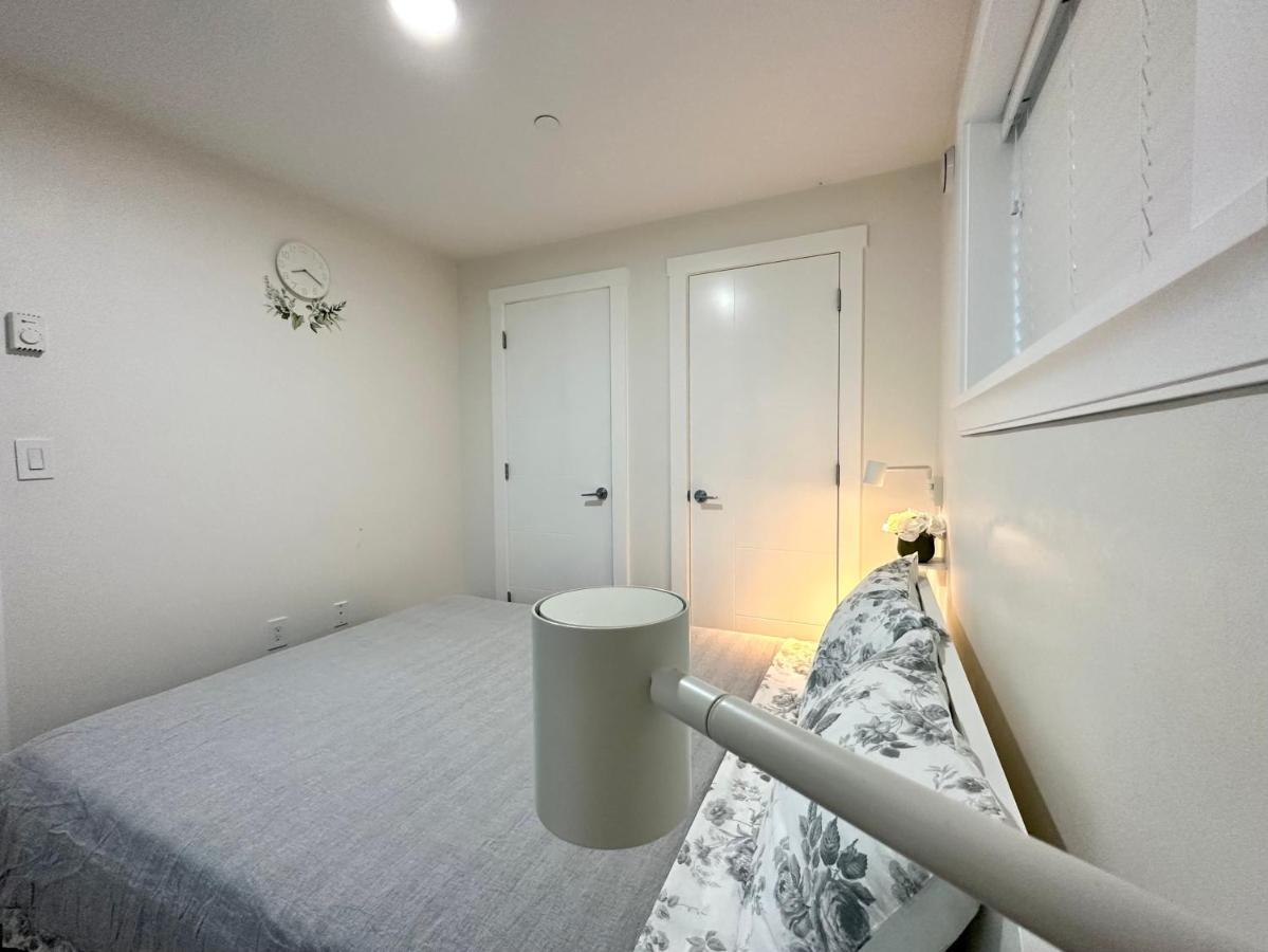 2br 1.5ba Full Kitchen Private - Free Parking - Location Vancouver
