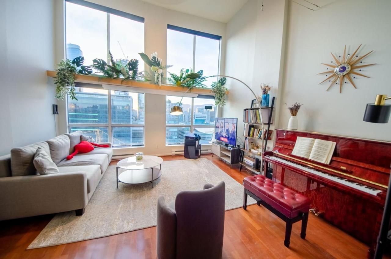 Loft In Downtown With Free Parking Apartment