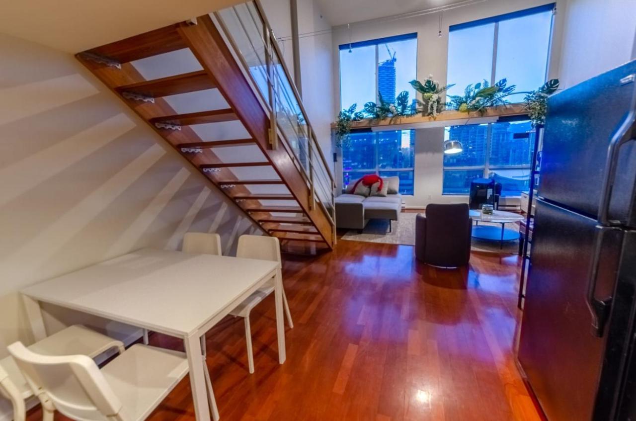 Loft In Downtown With Free Parking Apartment *