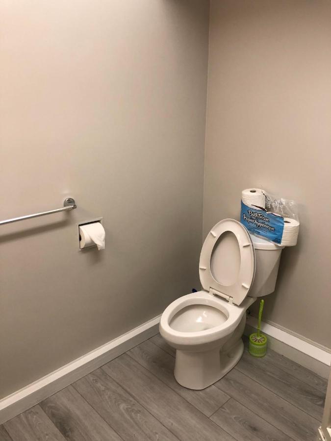 Cozy Guest Close To Downtown Sights & Subway Station Privatunterkunft *