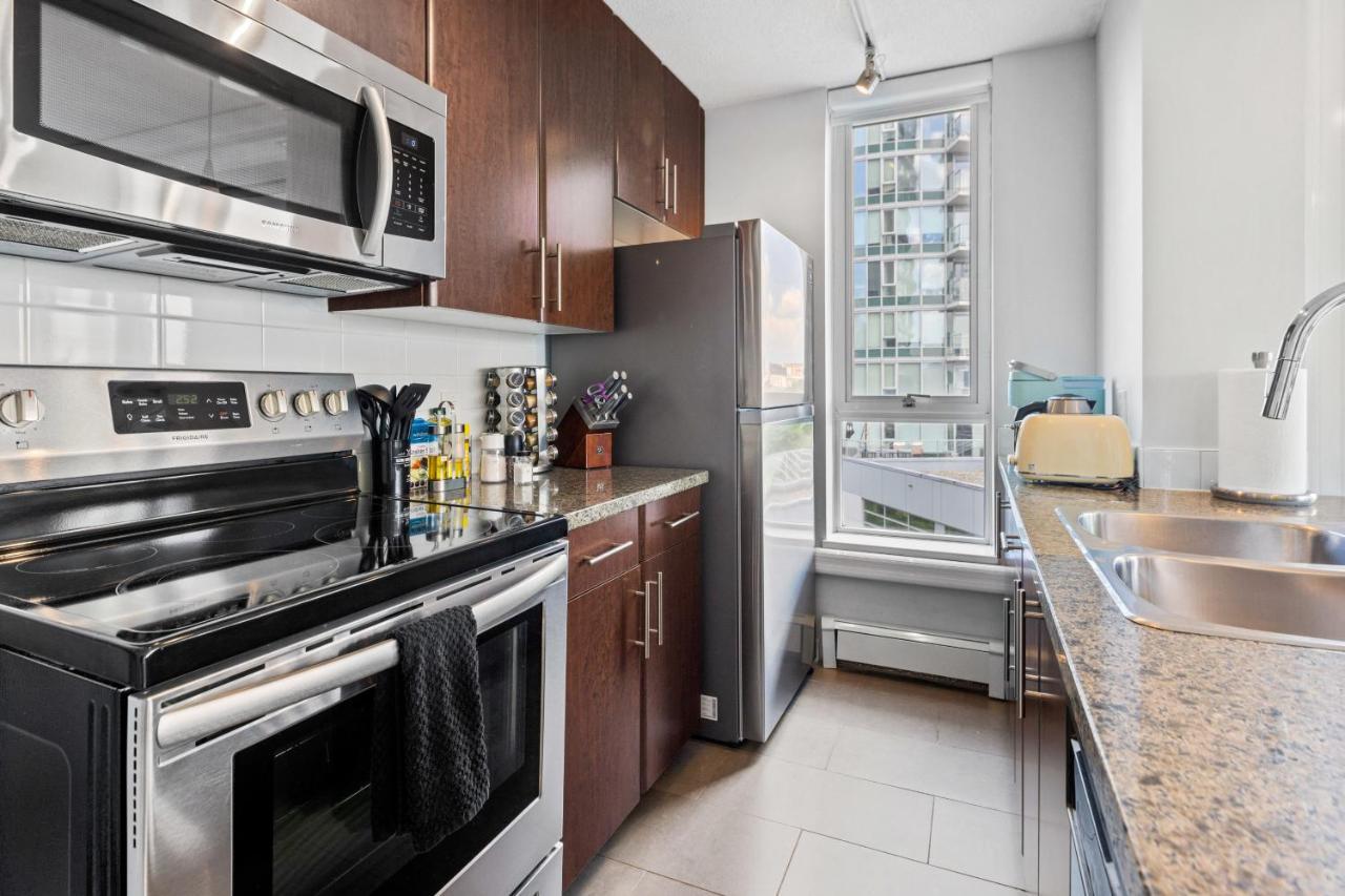 Apartment Gardenview Modern With Parking, Gym, Pool, Ac Vancouver