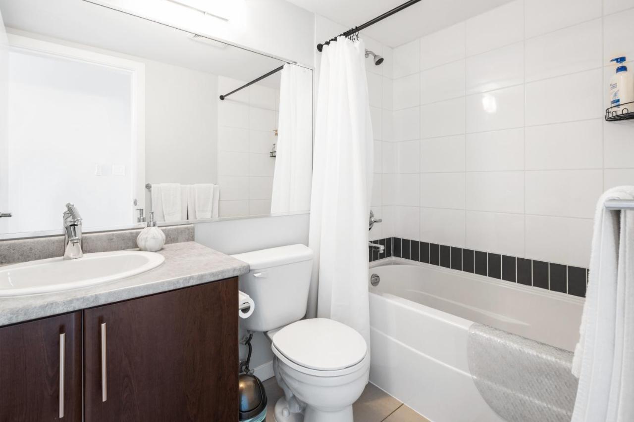 Apartment Gardenview Modern With Parking, Gym, Pool, Ac Vancouver
