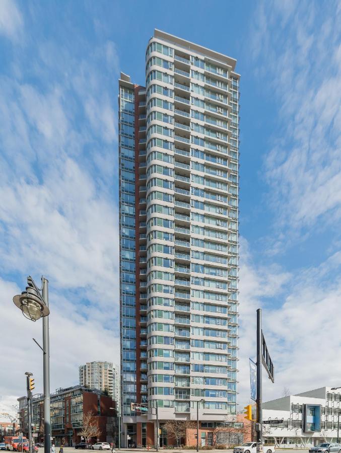 Gardenview Modern With Parking, Gym, Pool, Ac