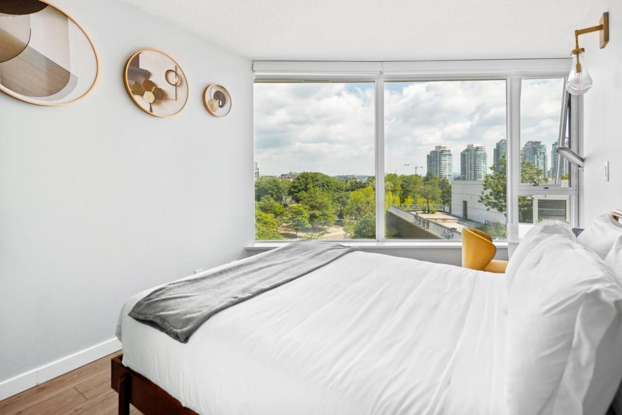 Gardenview Modern With Parking, Gym, Pool, Ac Apartment
