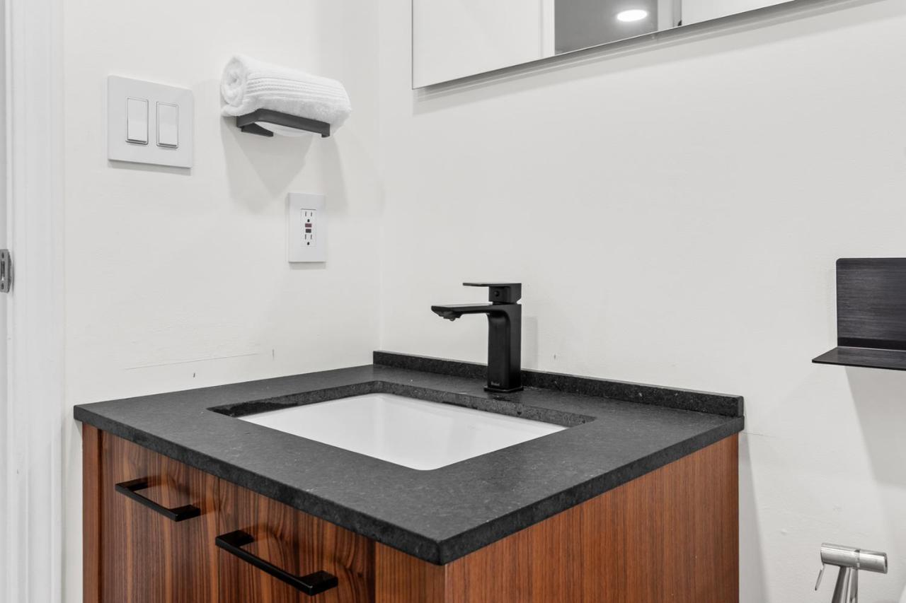 Downtown Luxury 1br Coal Harbour