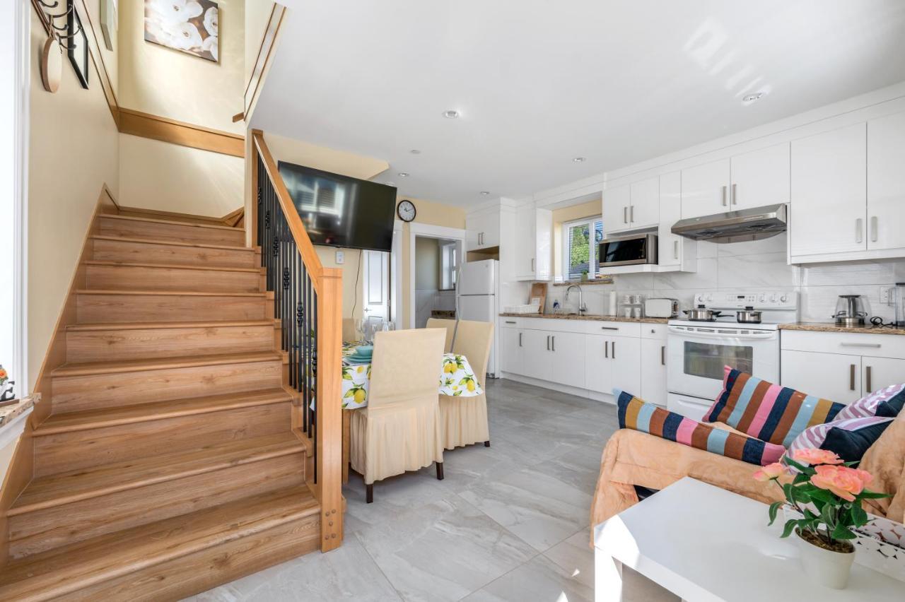 Villa Three Bedrooms Brand New Laneway House Near Public Transit Vancouver