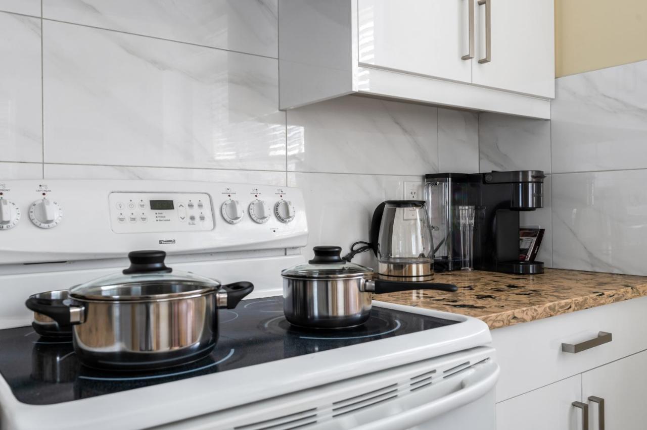 Three Bedrooms Brand New Laneway House Near Public Transit