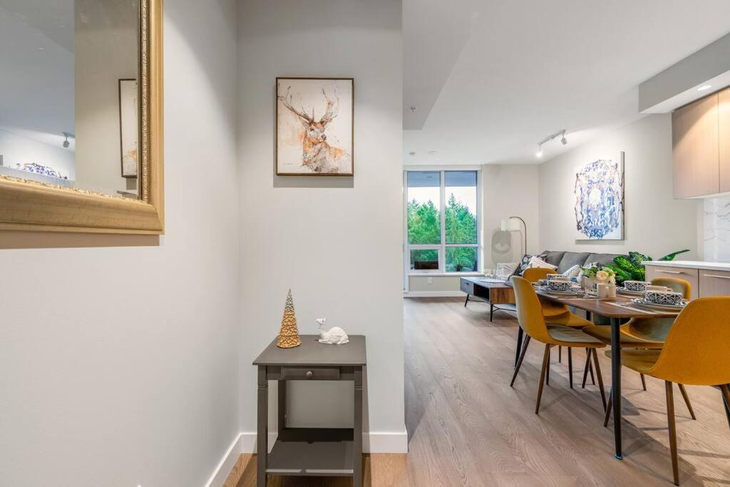 Apartment Modern Comfort At Ubc: 1br Near Campus