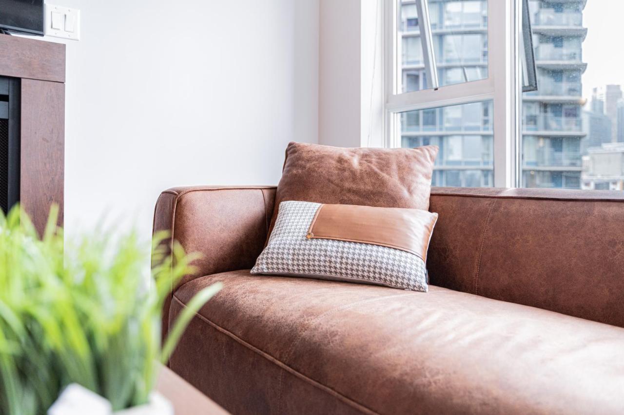 Amazing Views ! Leather Furniture ! Cozy Condo! Apartment