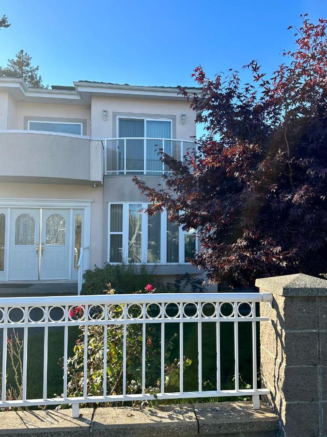Sixpine - 2 Bedroom Vancouver