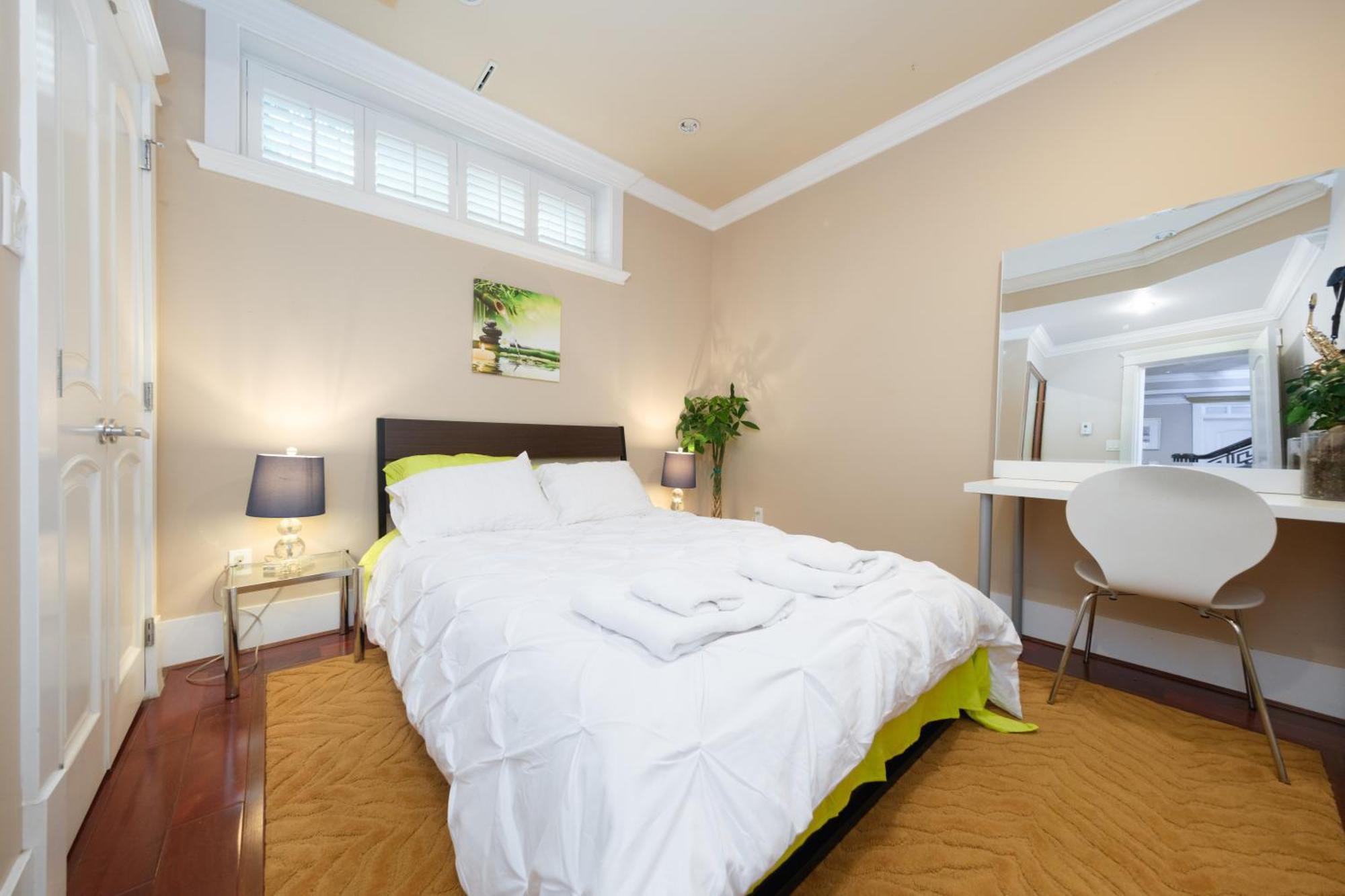 Oakridge Luxury Homestay Vancouver