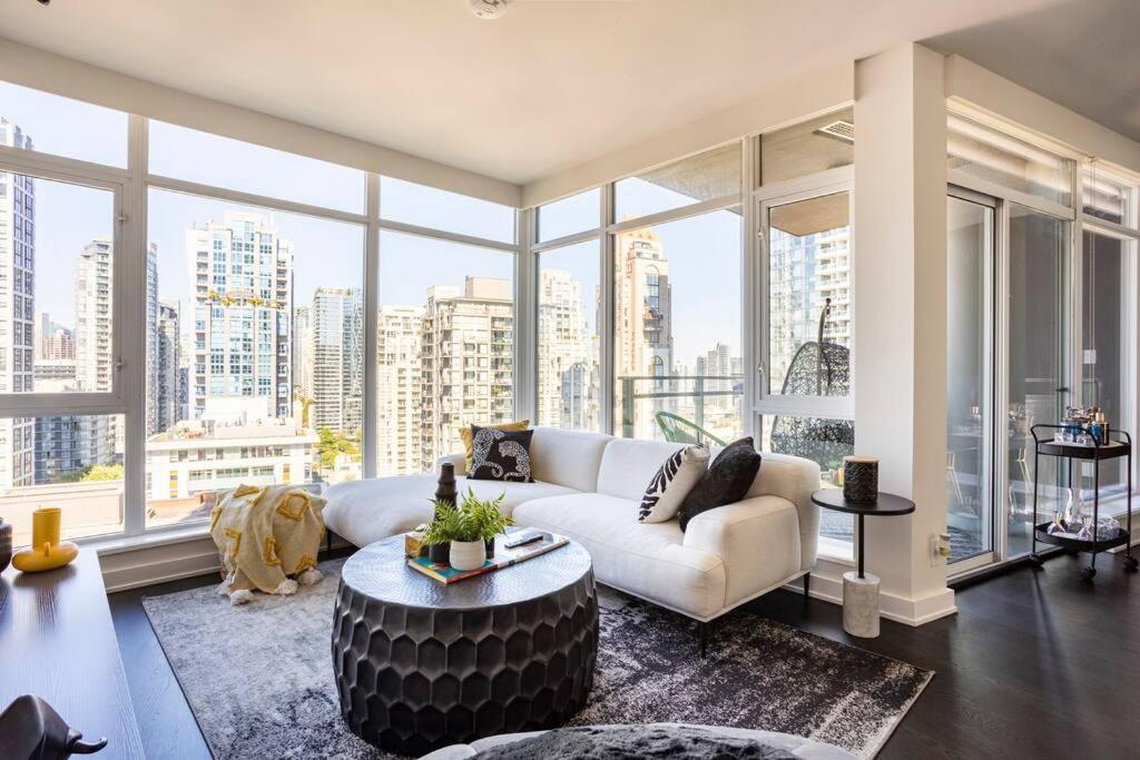 Downtown Yaletown Collection *