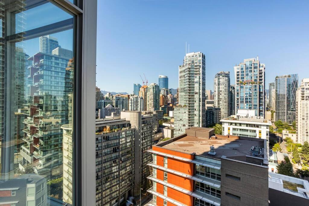 Downtown Yaletown Collection * Vancouver