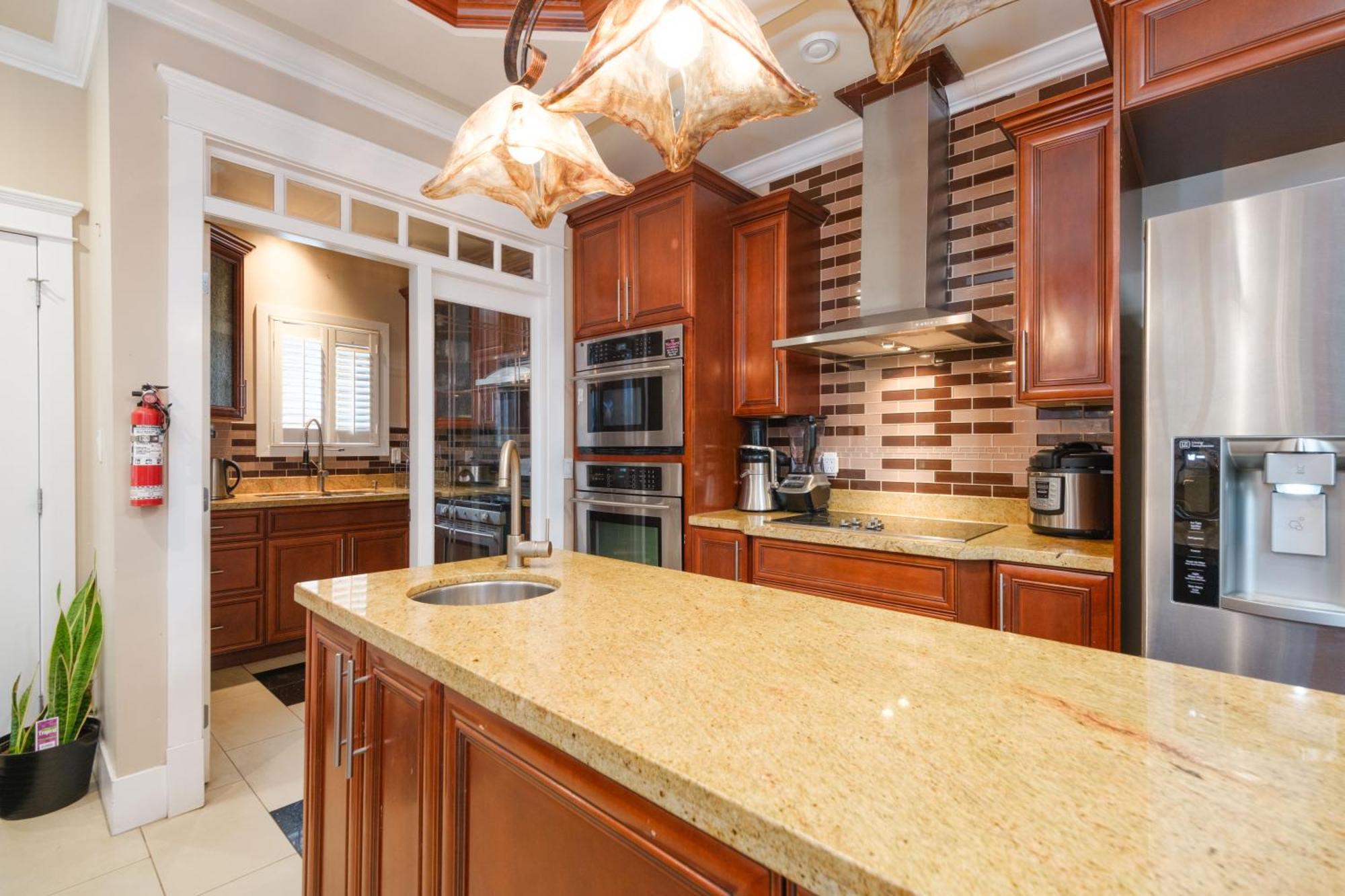 Oakridge Luxury Homestay Vancouver