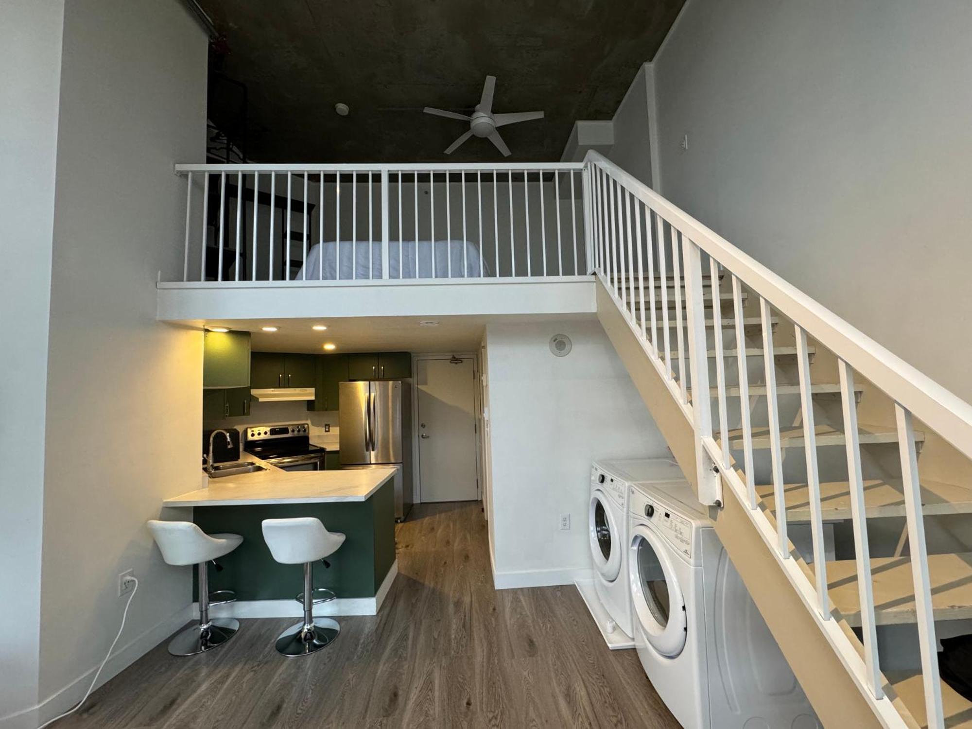 Luxury Loft In Downtown Apartment Vancouver