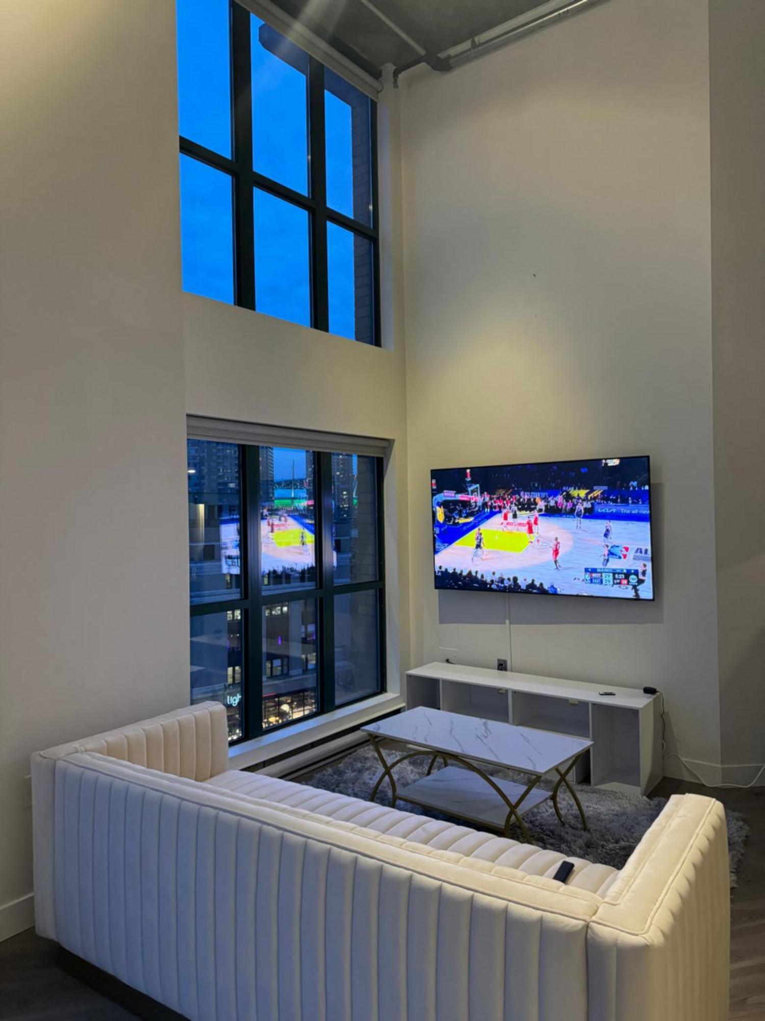 Luxury Loft In Downtown Apartment