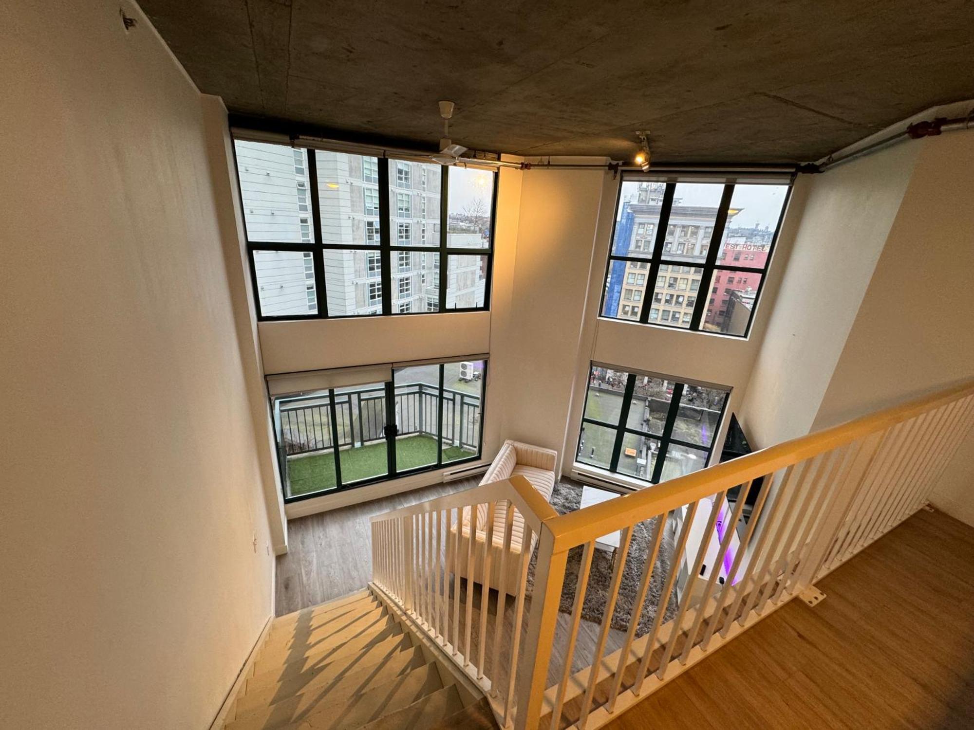Luxury Loft In Downtown Apartment *