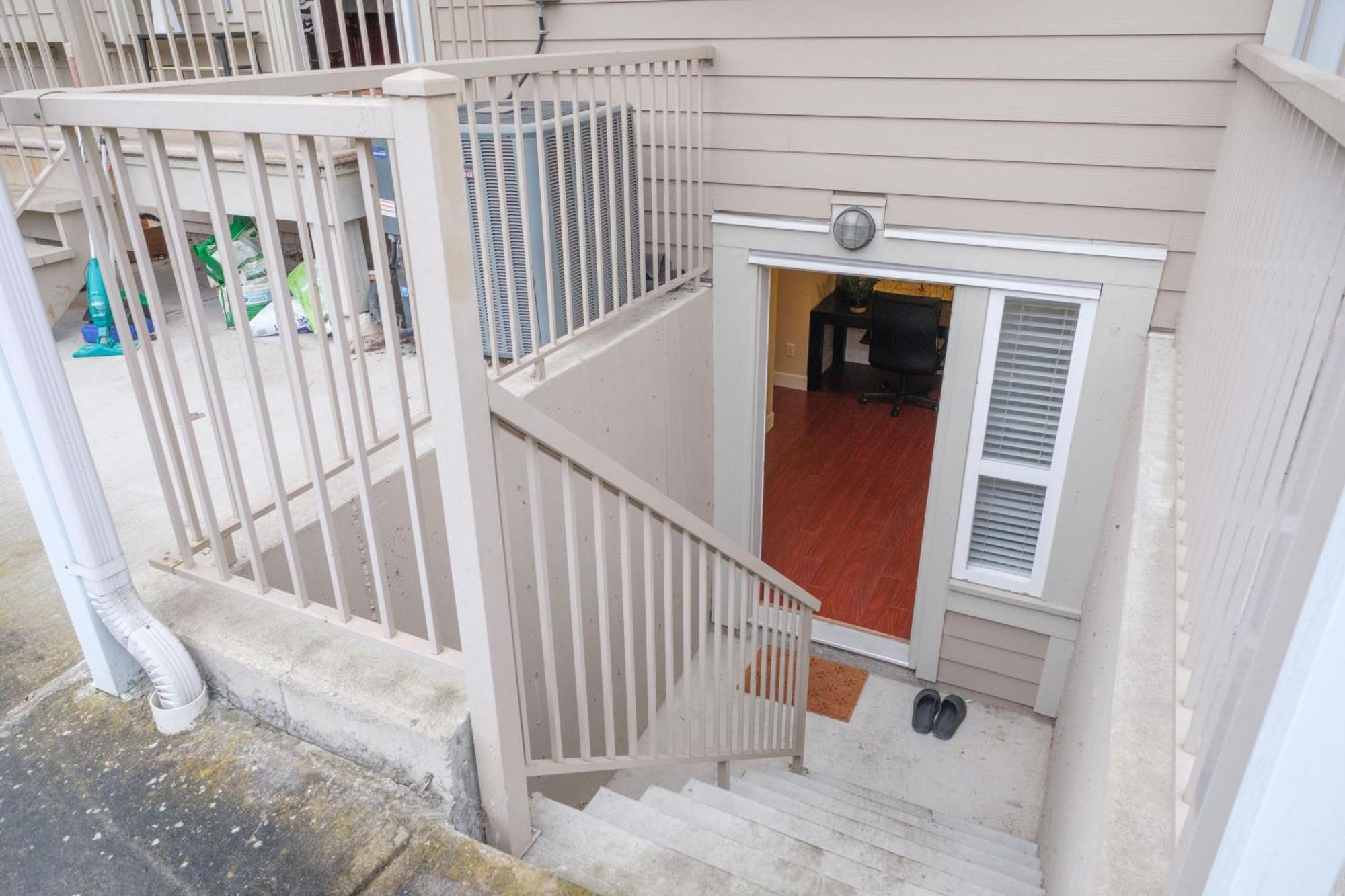 Cambie & 61st Ave Homestay