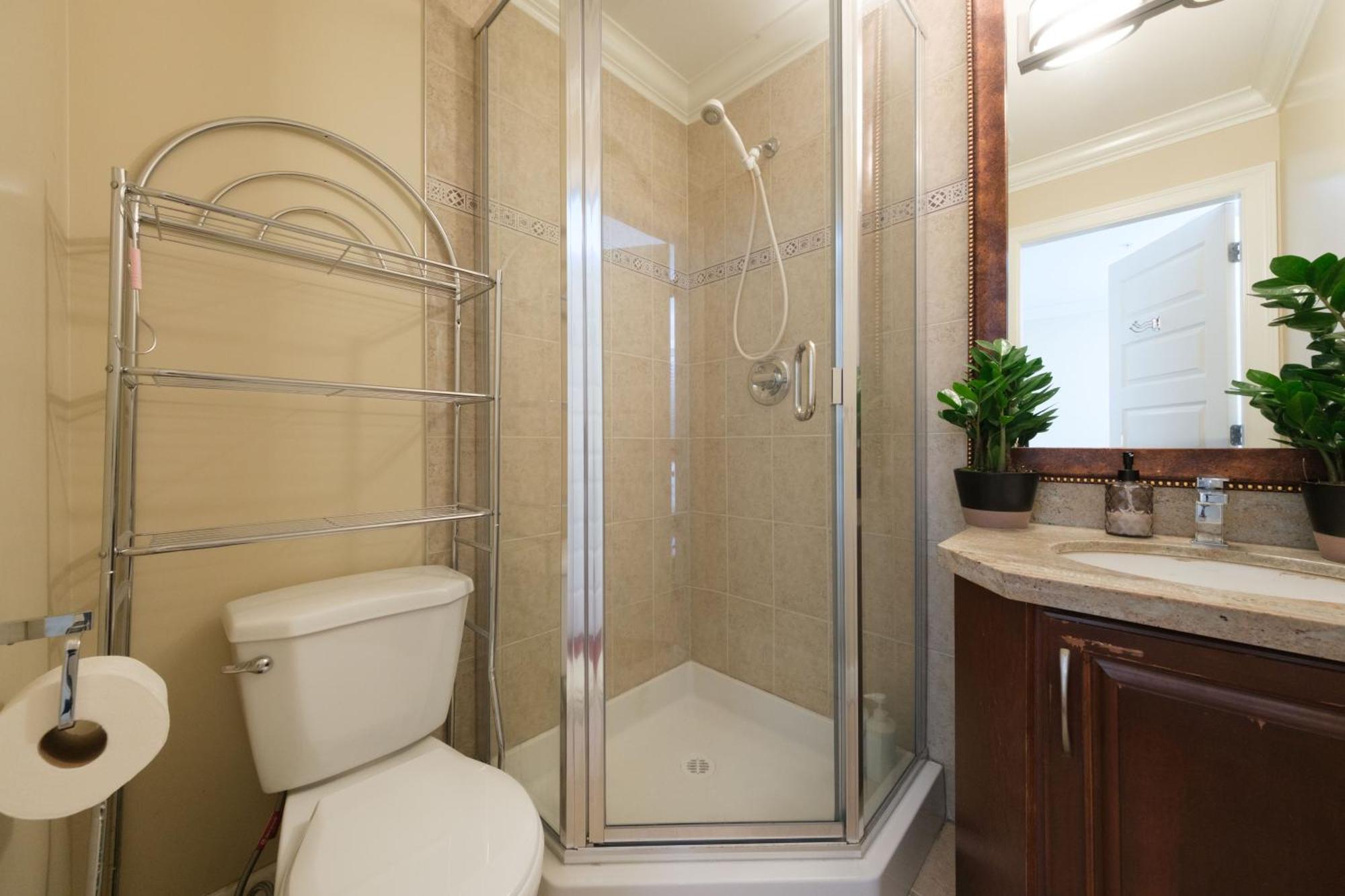 Cambie & 61st Ave Homestay Vancouver