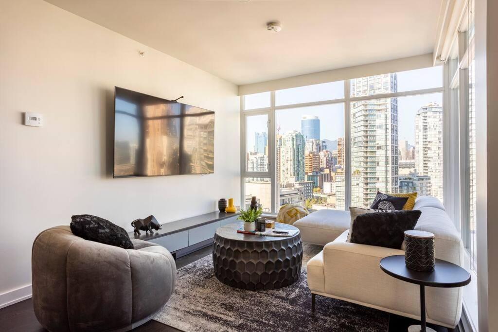 Downtown Yaletown Collection *
