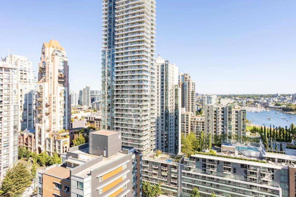 Downtown Yaletown Collection *