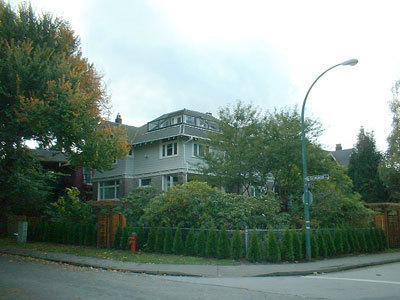 Kitsilano Garden Apartment