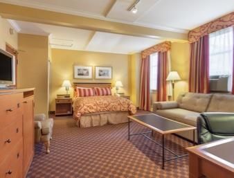 Howard Johnson By Wyndham Downtown