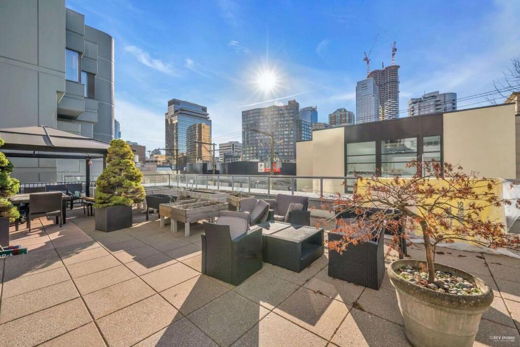 Modern In The Heart Of Dt Overlooking *