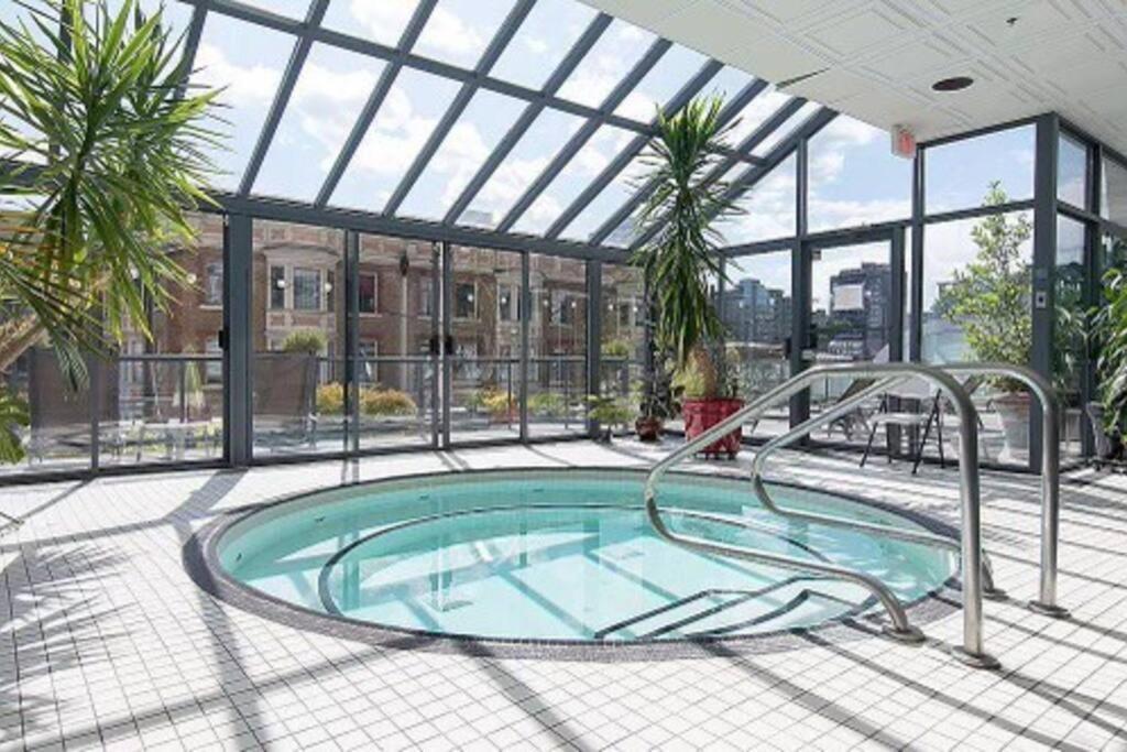 Modern In The Heart Of Dt Overlooking *