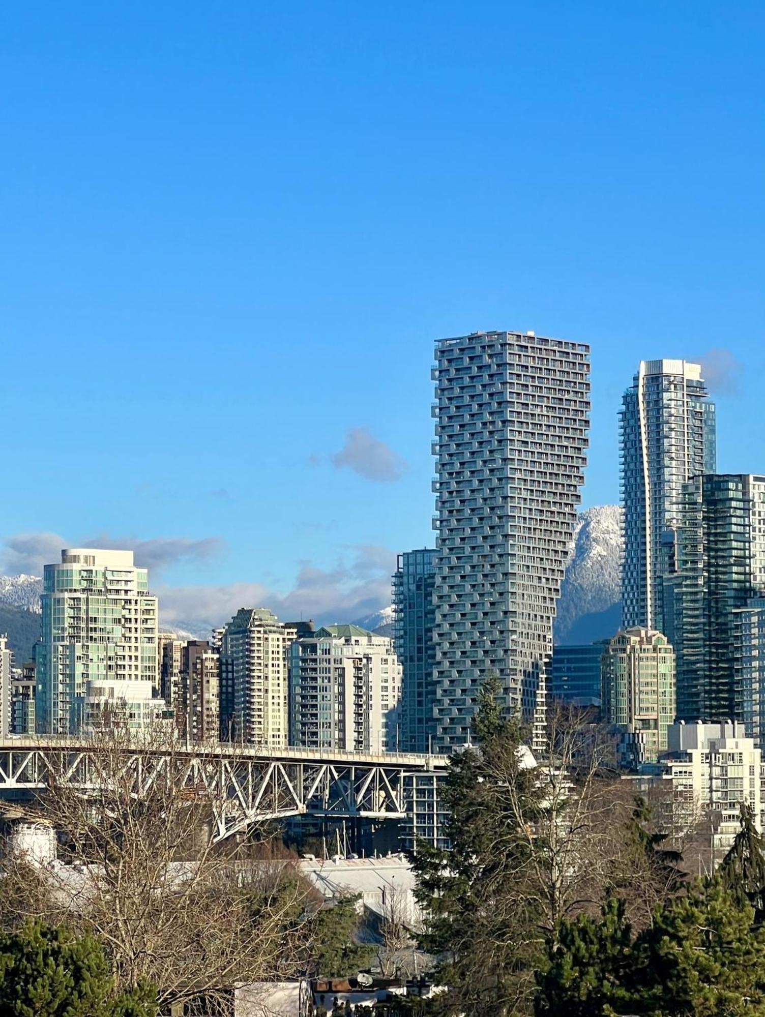 Apartment Charming Heritage With Mountain And City Views Vancouver