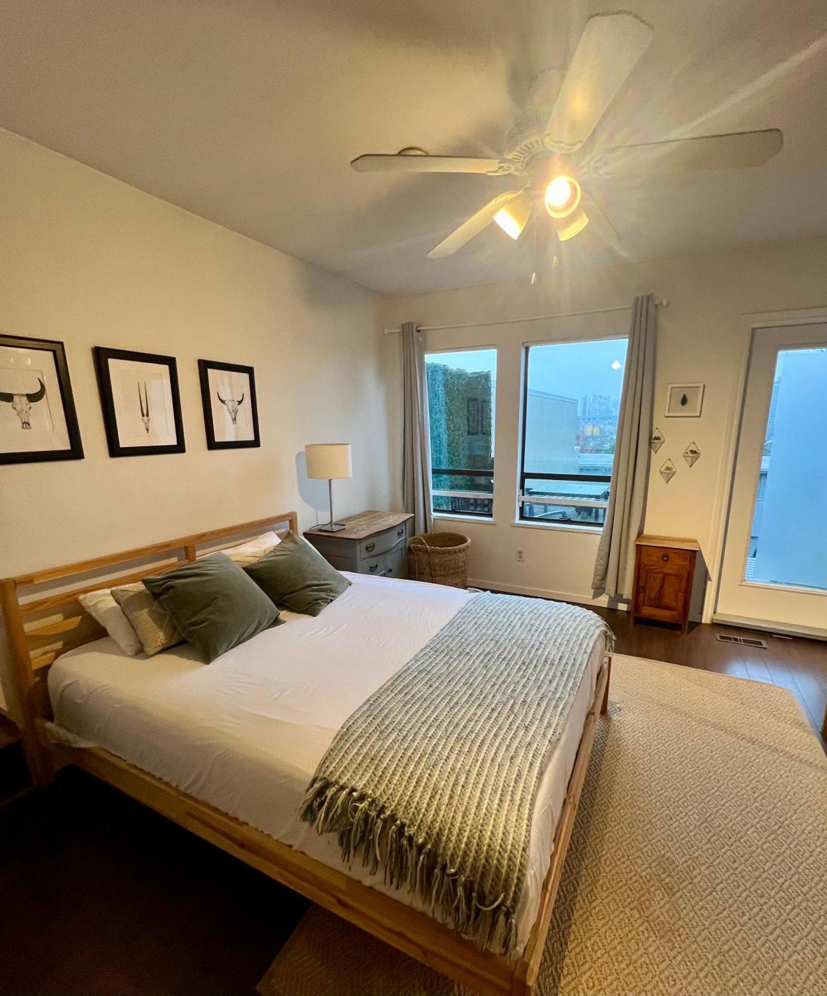 Apartment Charming Heritage With Mountain And City Views Vancouver
