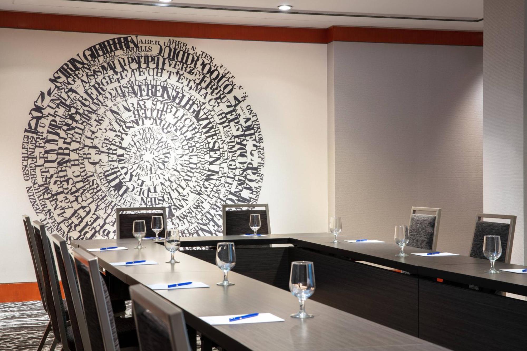 Delta By Marriott Downtown Hotel 4*