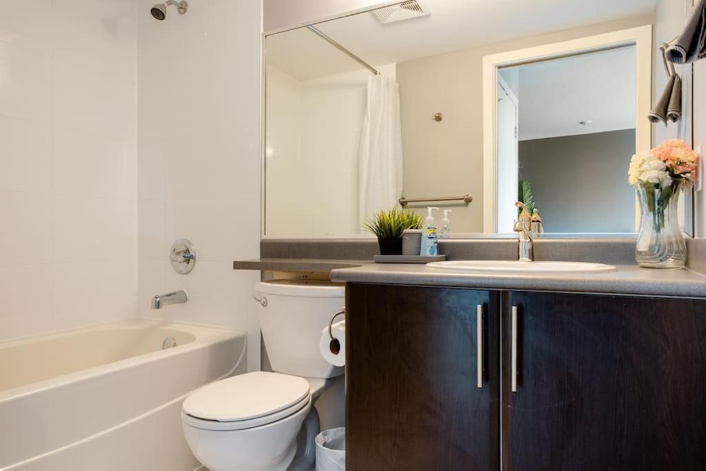 Vancity Suites *
