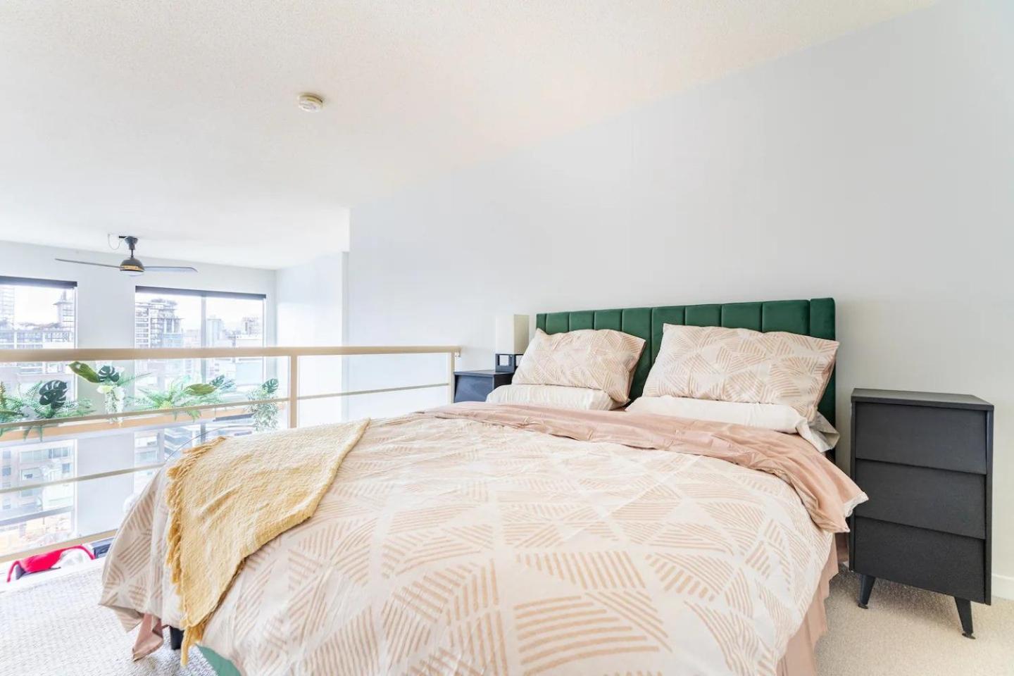 Apartment Loft In Downtown With Free Parking